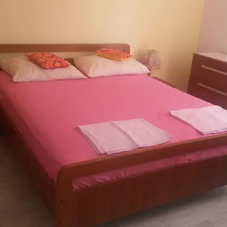 Apartman Hana * ビビニェ